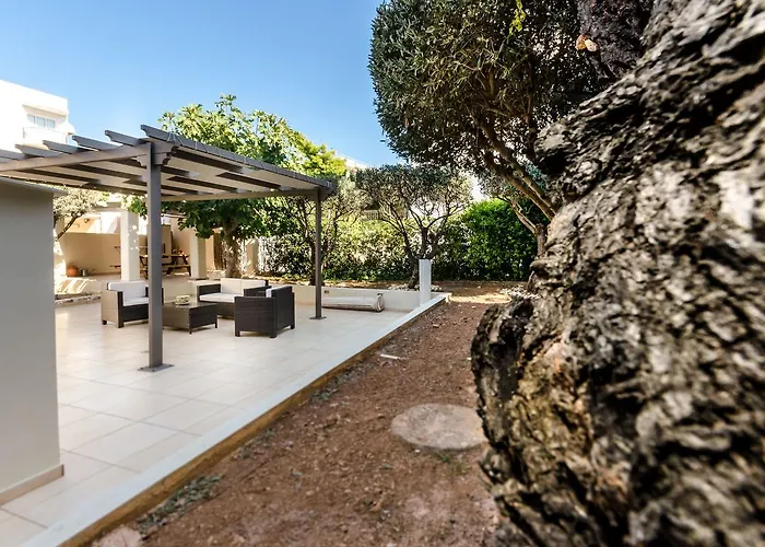 Aquarius - Glyfada Detached House