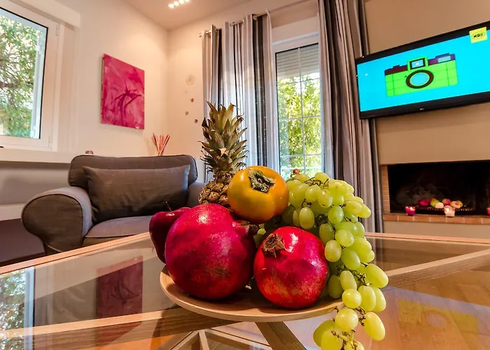 Aquarius - Glyfada Detached House