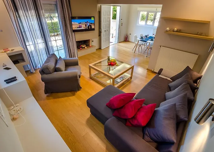 Aquarius - Glyfada Detached House