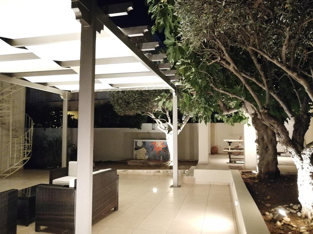 Aquarius - Glyfada Detached House Apartment *